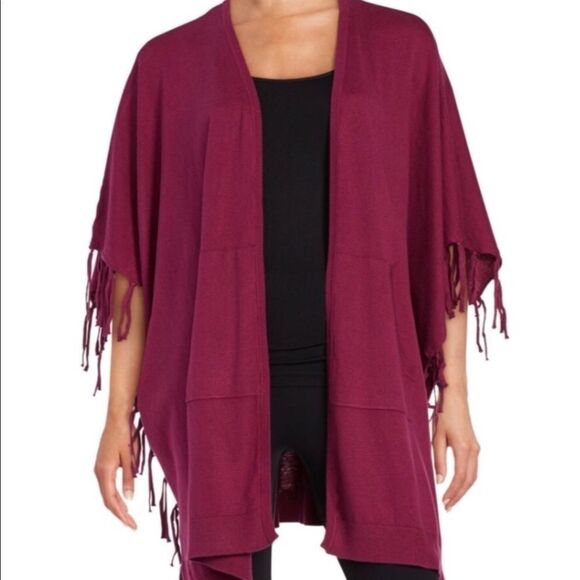 NEW Burgundy Red Open Front Pockets Knit Fringe Poncho - Picture 1 of 4